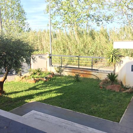 Bed&Breakfast Riccio&Lella Fiumicino Bagian luar foto