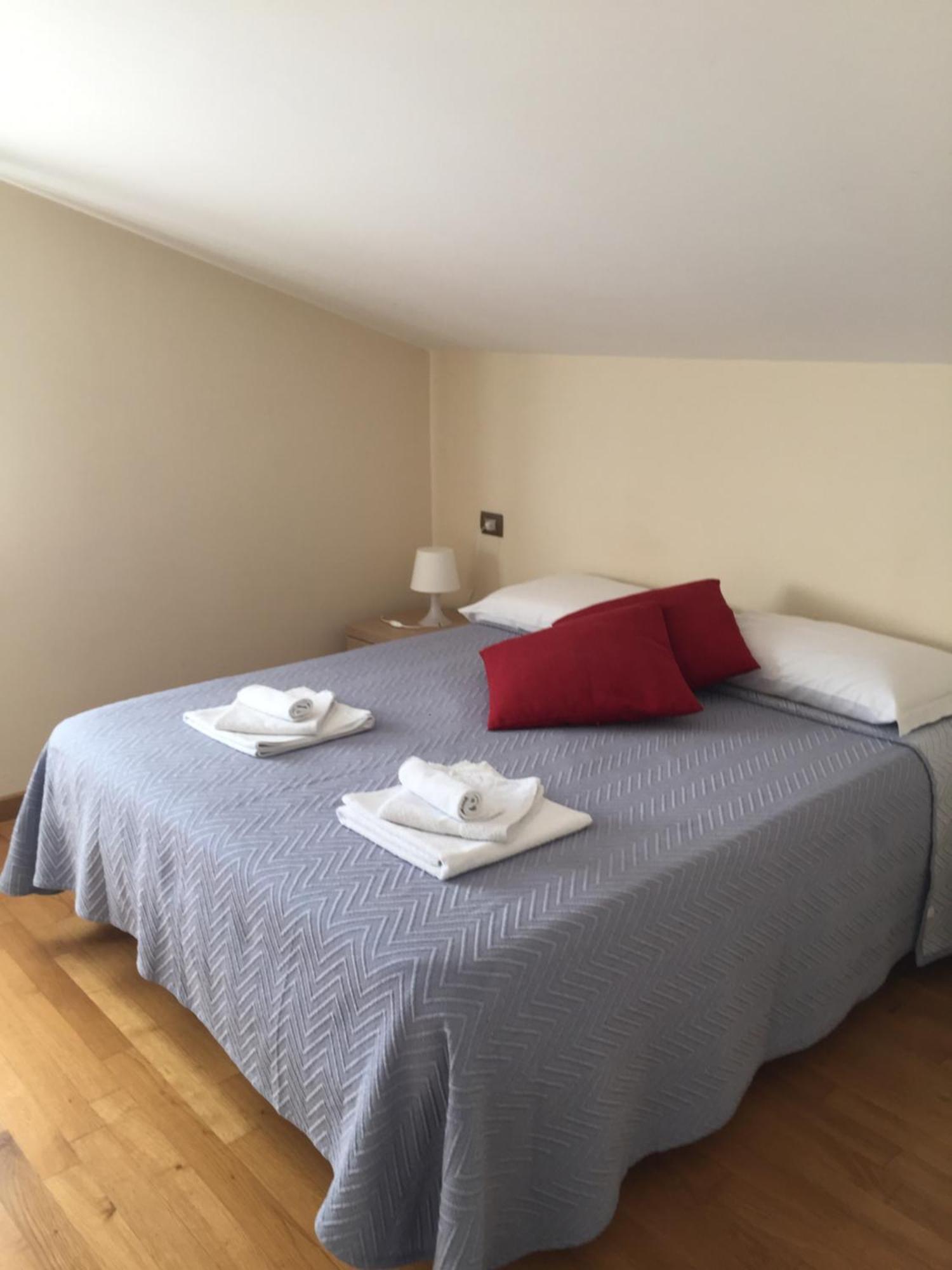Bed&Breakfast Riccio&Lella Fiumicino Bagian luar foto