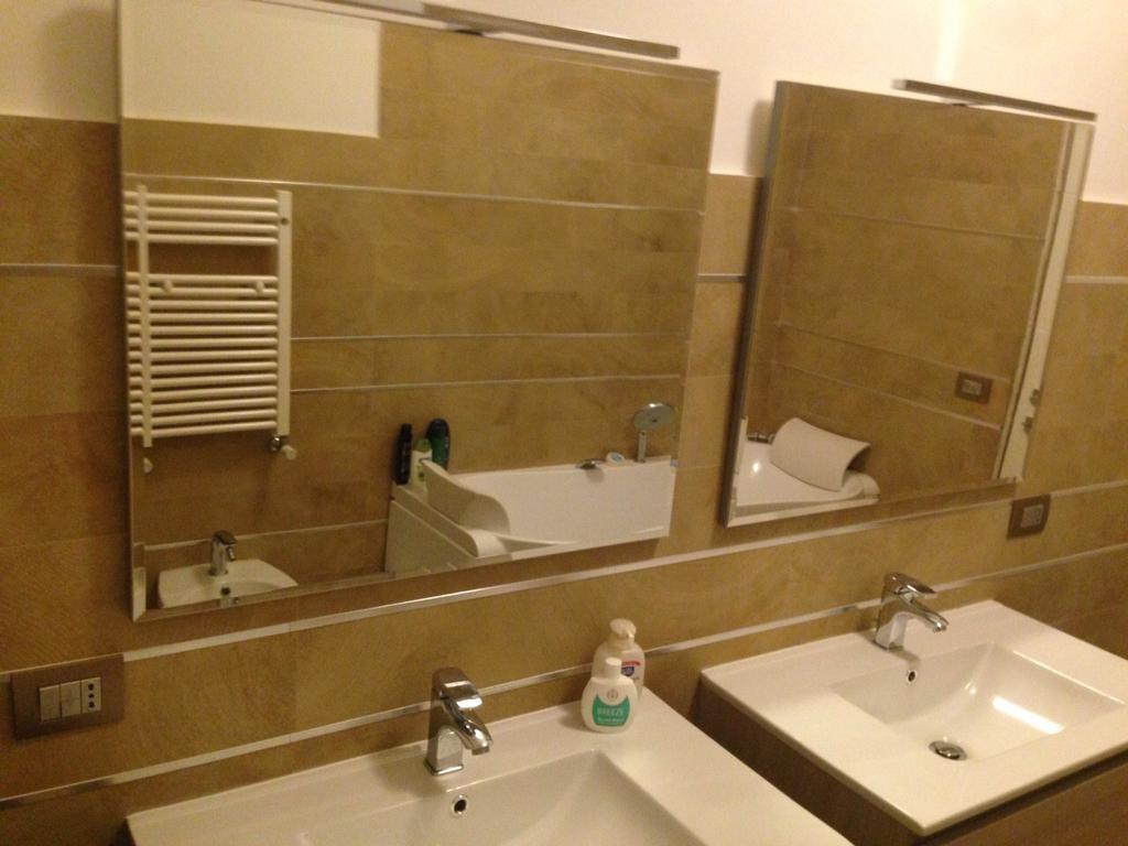 Bed&Breakfast Riccio&Lella Fiumicino Bagian luar foto