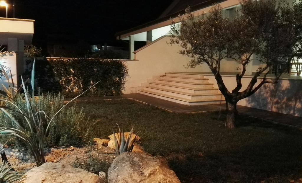 Bed&Breakfast Riccio&Lella Fiumicino Bagian luar foto
