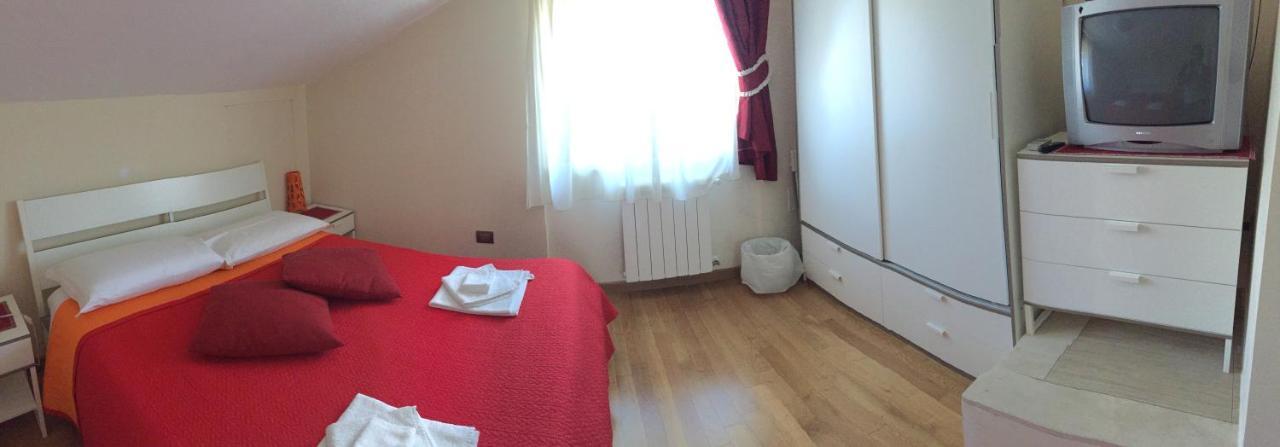 Bed&Breakfast Riccio&Lella Fiumicino Bagian luar foto