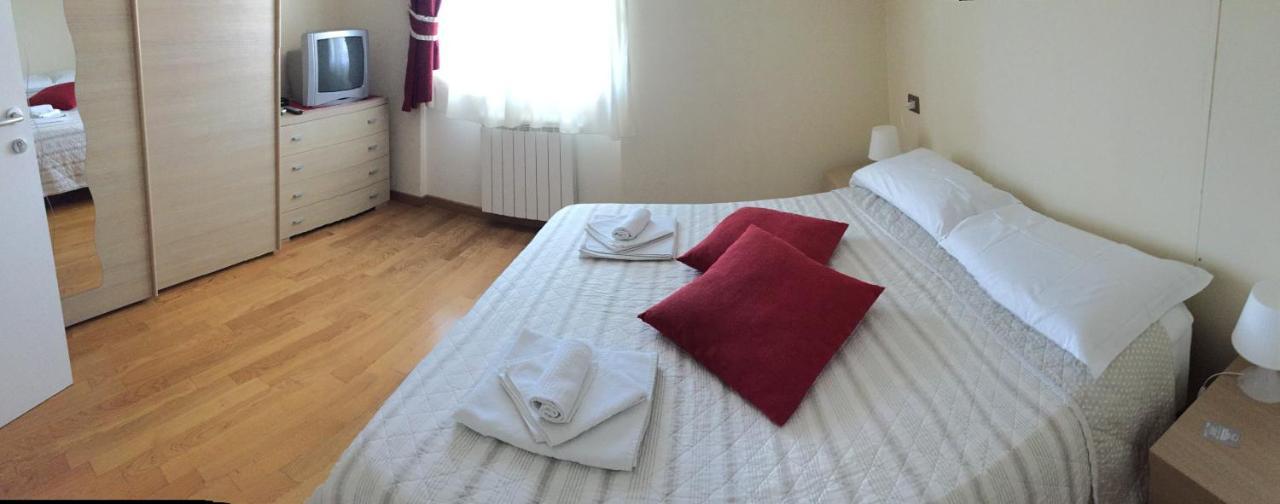 Bed&Breakfast Riccio&Lella Fiumicino Bagian luar foto