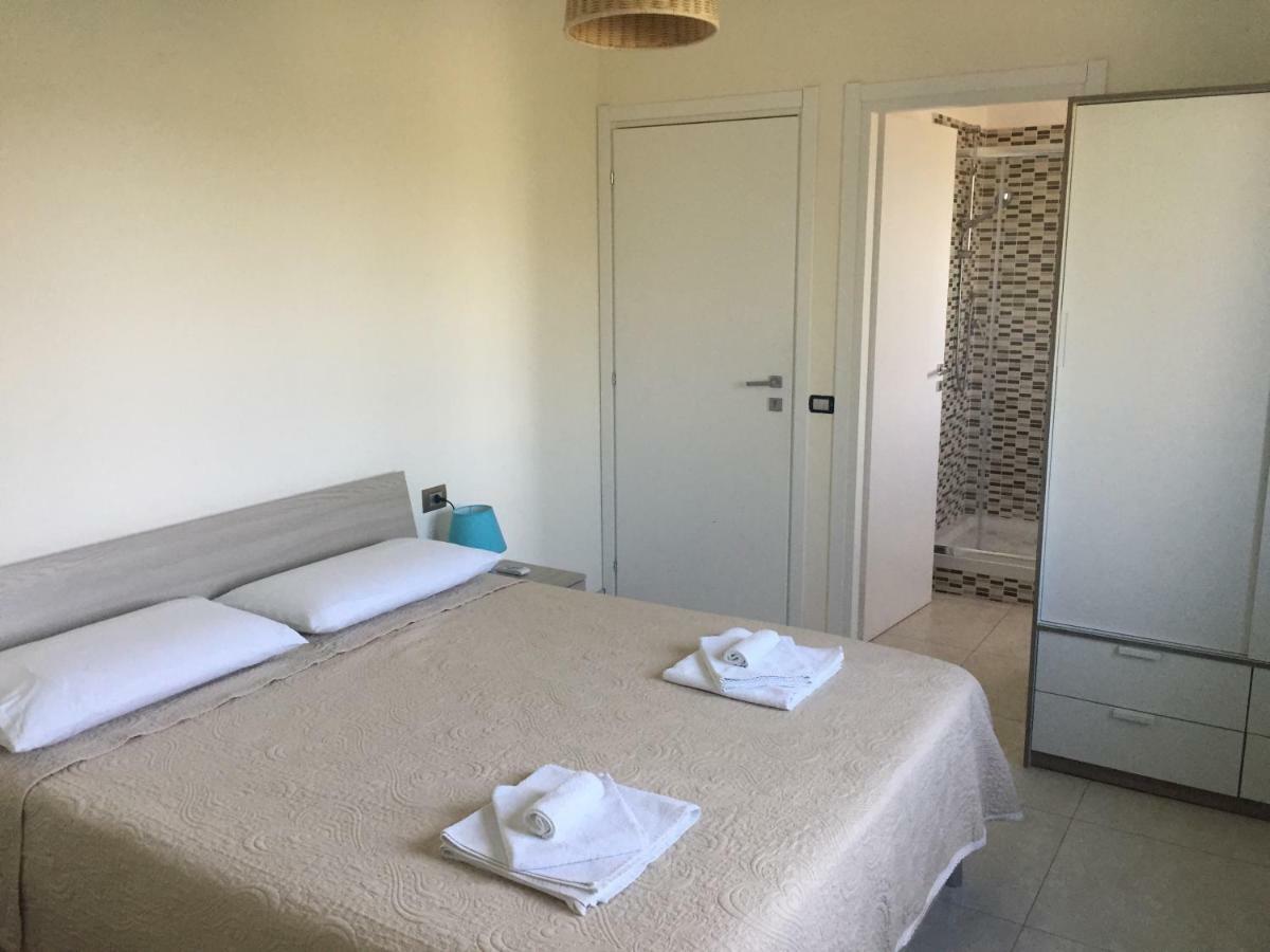 Bed&Breakfast Riccio&Lella Fiumicino Bagian luar foto